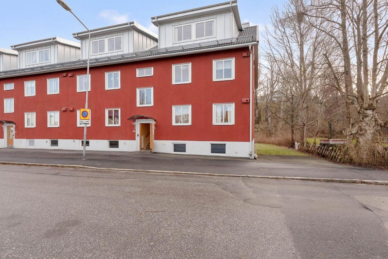 1 Rums-Laegenheter, Gangavstand Till Stroemstads Centrum Exterior photo